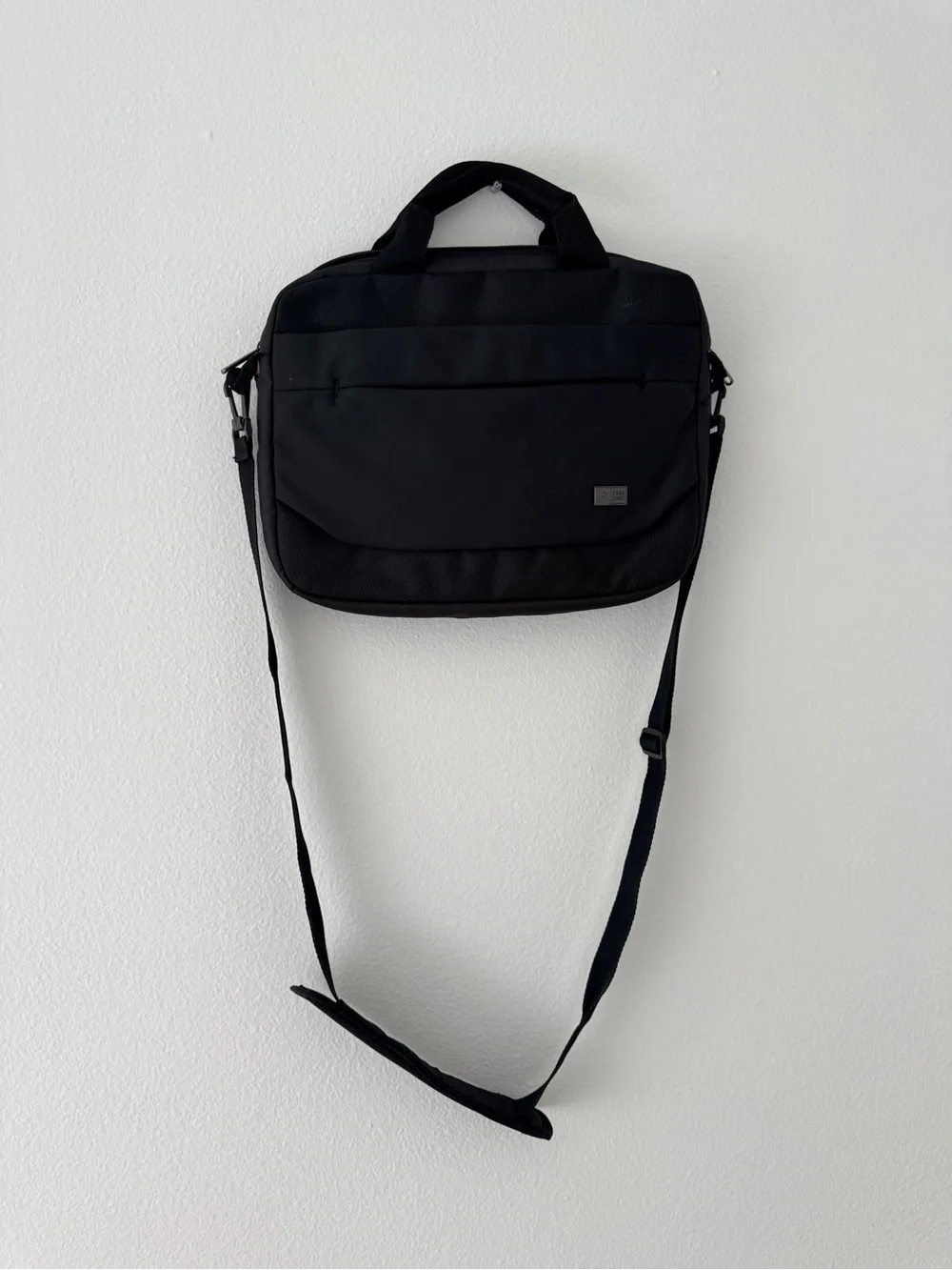 Black Laptop Shoulder Bag - Case Logic Laptop Bag